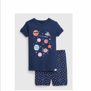 GAP out of this world PJ set - 2T